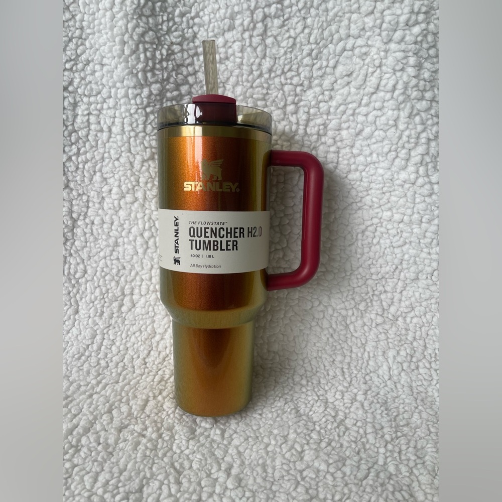 40oz Limited Edition Stanley - Lainey Wilson Country Gold